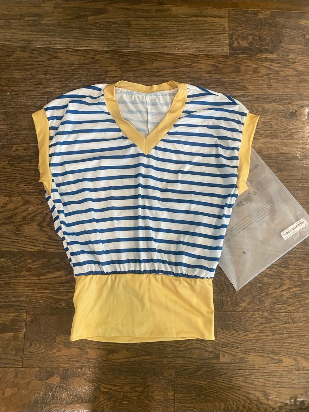 🖤3/$10 SHEIN Blue & Yellow Striped V-Neck Short Sleeve Tee
